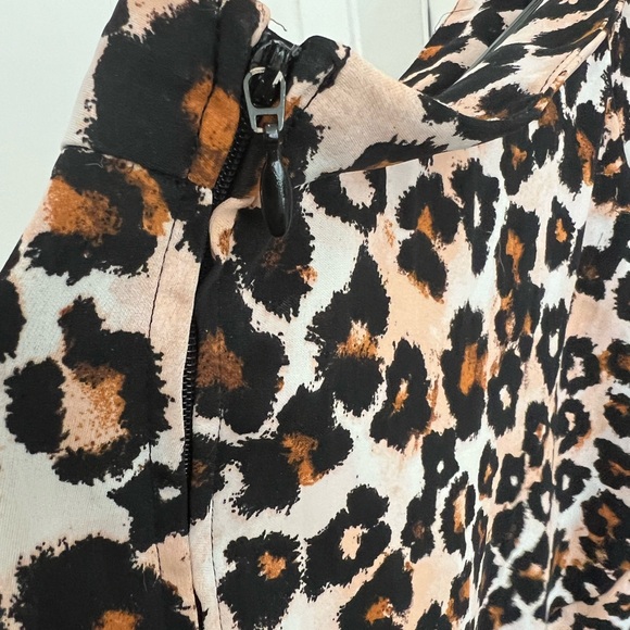 H & M polyester animal print skirt - Picture 5 of 6